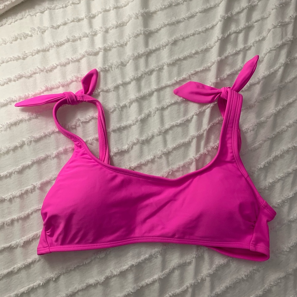 NWOT Pink Xhilaration bikini tops